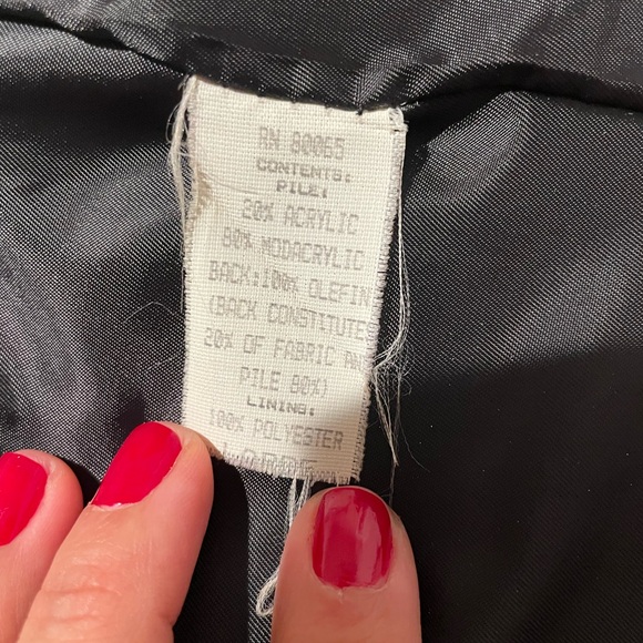 Chic Black Faux Fur Coat - Picture 3 of 4